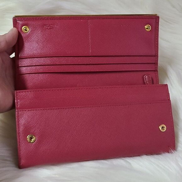 💯 Authentic Prada Safiano Long Wallet 🍀 - Picture 13 of 15